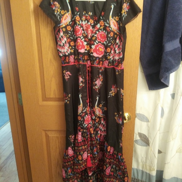 Hi-lo dress. Never been worn, great condition. Siz - Picture 4 of 4